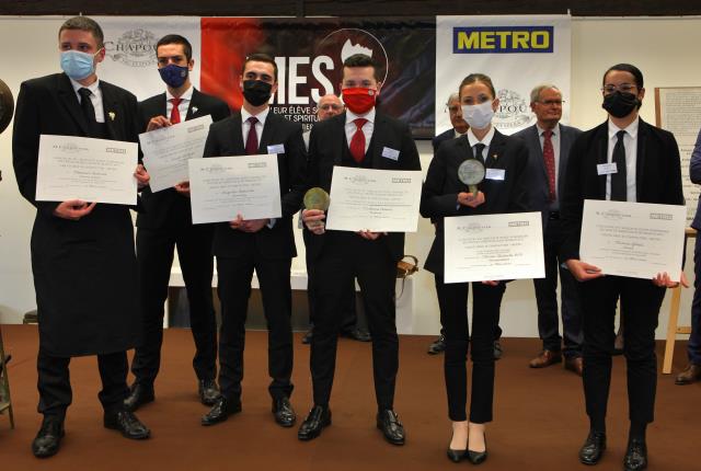 Les finalistes : Thomas Barrier, Lucien Le Guen, Lucien Le Guen, Mathieu Ailloud, Marie Wodecki et Maeva Ghazi.