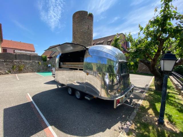 Le Hopla Truck by Le Chambard d'Olivier Nasti, sera installé près du Café Rapp à Colmar pour distribuer les repas aux étudiants.