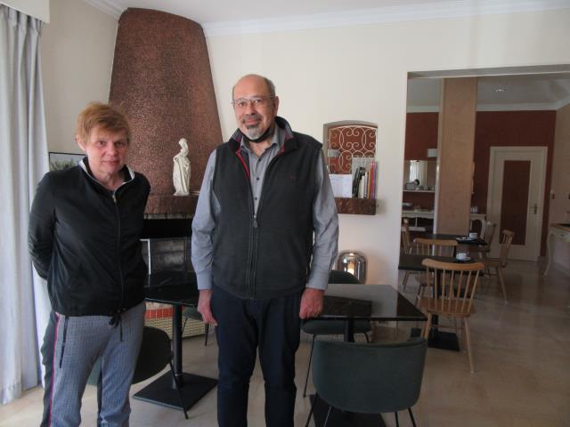 Isabelle et Bertrand Rousset, les gérants du Logis de Brou à Bourg-en-Bresse, dans leur établissement rénové.