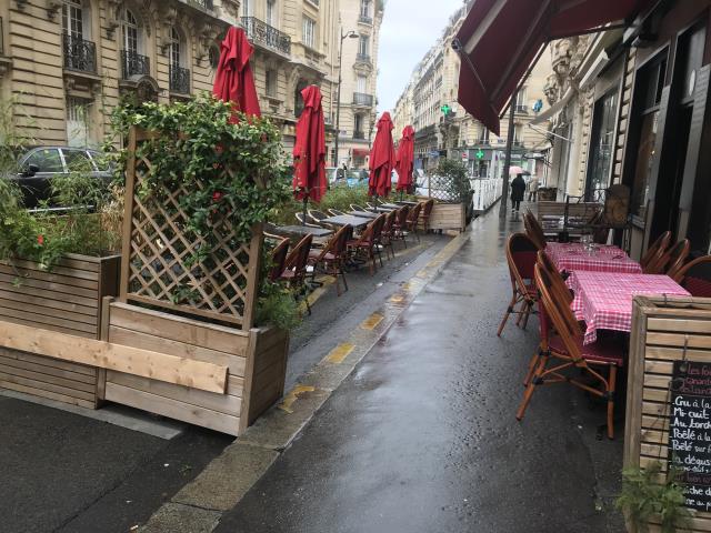 L'an dernier, des extensions de terrasse ont été autorisés pour aider la reprise d'activité des professionnels.