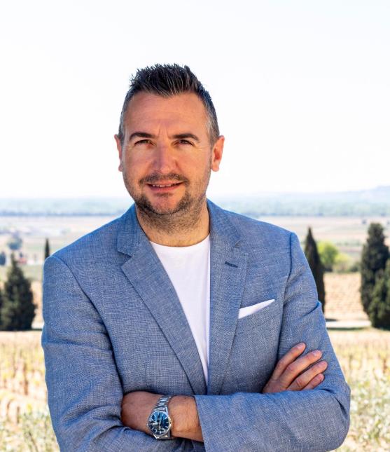 Denis Duchêne est le nouveau propriétaire de l'Hostellerie du Château des Fines Roches.