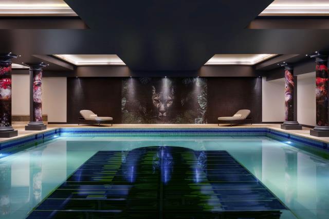 La piscine du NYX Hotel, dans le quartier de Holborn