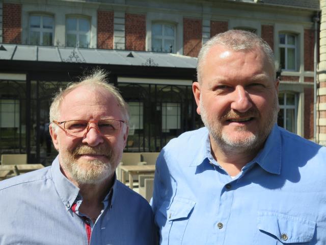 Marc Meurin (à gauche), chef doublement étoilé, passe la main à Christophe Dufossé, qui possédait auparavant un établissement une étoile à Metz.