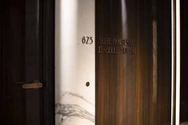 La suite parisienne Isabelle Huppert de l'hôtel Isabelle Huppert.