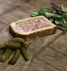 Le pâté croute dégusté à 3032 mètres d'altitude, a d'autant plus de saveurs.