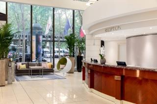 La réception du Marriott Rive Gauche.