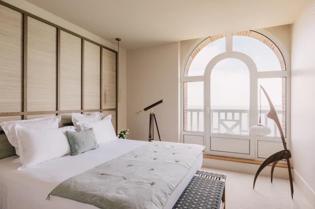 La décoration des chambres reprend les codes des paquebots Art déco du début du XXe siècle.