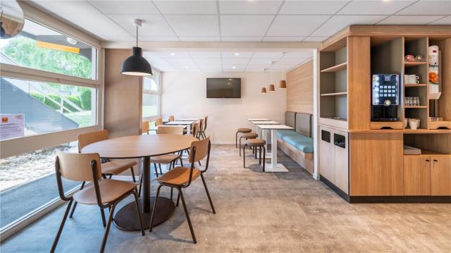 Les espaces communs ont été repensés pour être modulables tout au long de la journée. 
