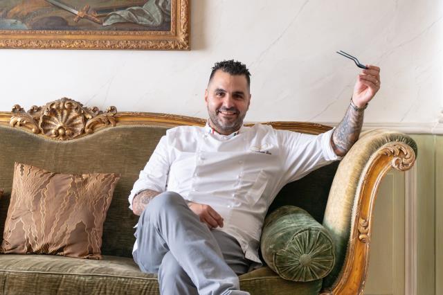 Entre rigueur et émotion : le chef Massimiliano Sena retrouve l’étoile qu’il avait déjà conservée huit ans au Four Seasons de Genève.