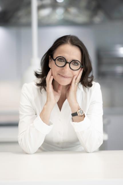 Anne-Sophie Pic, cheffe du Restaurant Pic Valence, a connu "ses premiers émois" du poivre avec le voatsiperifery, poivre sauvage de Madagascar