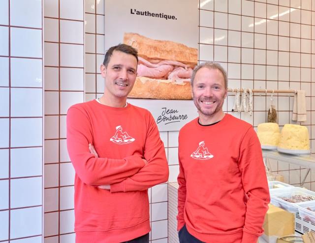 Benjamin Baches (à gauche) et son associé Olivier Bronner ont créé sept points de vente Jean Bonbeurre en un an et demi.