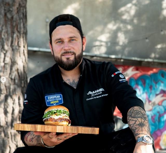 Joannes Richard a remporté le titre de champion d’Europe du burger en octobre 2025.