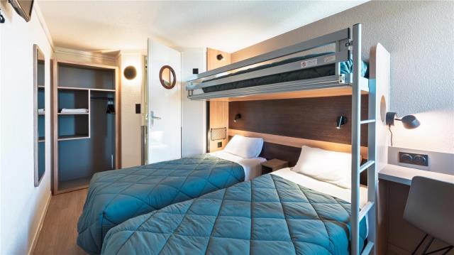 Chambre rénovée du Première Classe de Valenciennes. 