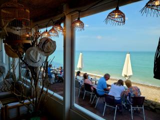 Le Baromètre à Dieppe est un bar-restaurant hyperdépendant aux conditions météo.