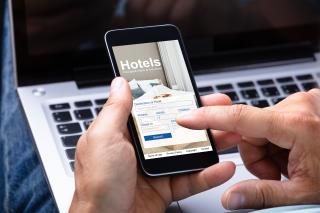 Introduisez régulièrement des codes promotionnels exclusifs accessibles uniquement sur votre site pour fidéliser votre clientèle. 