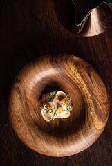 Champignons Eryngii, foie gras poêlé et bouillon iodé, une recette de Kevin De Porre.