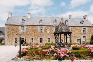 L'Hôtel de l’Abbaye Le Tronchet Handwritten Collection