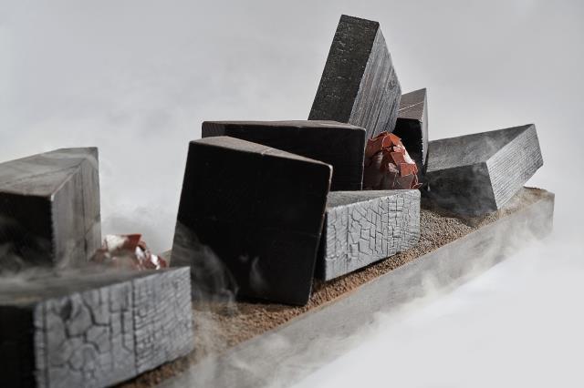 Résurrection, de Baptiste Moreau, École Valrhona et Thibaud Hénique, École Boulle.