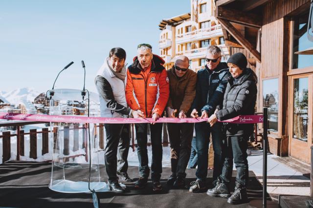 De g. à d. : Frédéric Le Guen , Président Belambra Clubs, Gérald Ecoeur, Député suppléant, Arsène Marques, Directeur Immobilier AEW Ciloger, Michel Richard, Adjoint Mairie Morzine et Annie Famose, Présidente OT Avoriaz, Skiset