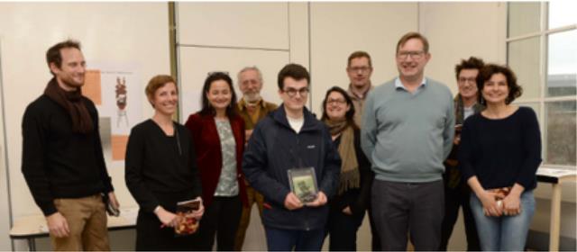 Photo :De gauche à droite : Alexandre Faugea et Sophie Larger professeurs de la section Design-objet de l'ENSAD, Laure Boucomont Directrice de la fondation d'entreprise Le Delas, Arnaud Daguin, Alphée Grand, Sandra Biaggi, Laurent Séminel, Antoine Boucomo