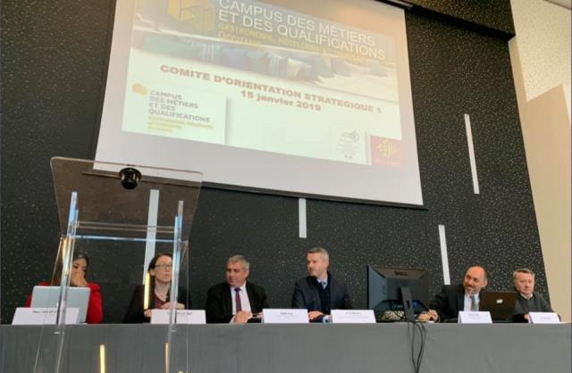 Les signataires de la convention d'adhésion et orientations stratégiques
