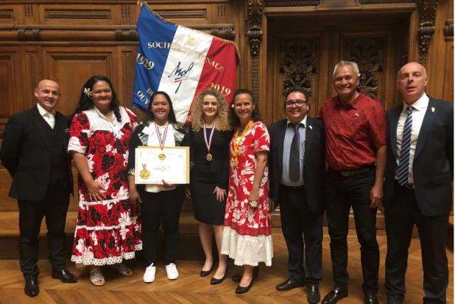 Délégation Polynésienne avec Chrystelle Lehartel (ministre de l'éducation, de la jeunesse et des sport de la Polynésie Française)