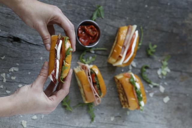 100 Montaditos s'est spécialisé dans les mini-pains garnis.