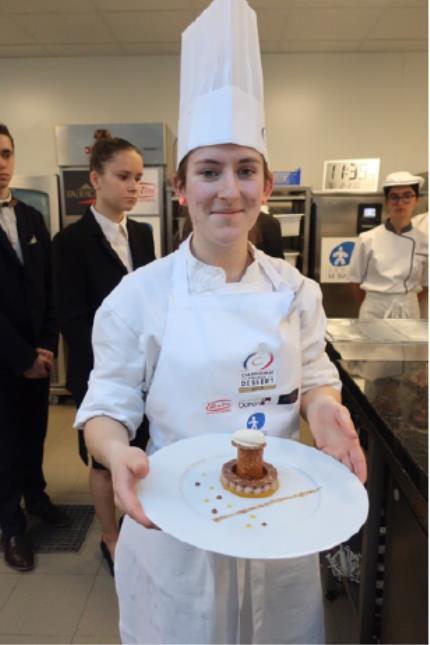 Clémence Labatut - Lycée Hôtelier de La Rochelle (17) avec son dessert « Sésame Ouvre-Toi »