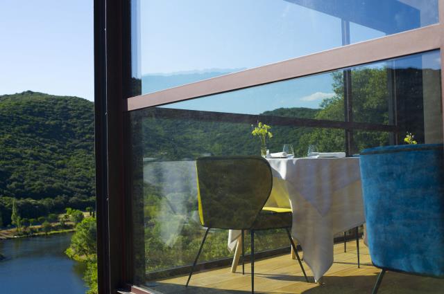 La salle d'Äponem offre une vue exceptionnelle sur la nature.
