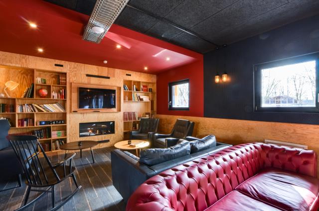 Des espaces intérieurs conviviaux à l'hôtel Eklo de Lille.