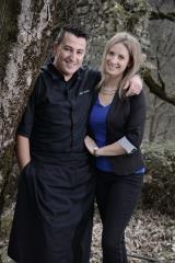 Dans leur restaurant édifié sur les fondations d'une ancienne Tour sarrasine du XIe siècle, Jérémie...