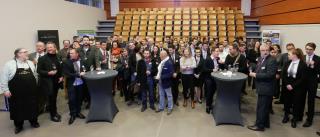 Mini salon des vins, avec une dizaine d'exposants, autour des enseignants, des anciens élèves,...