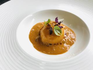 Œuf fermier à la bisque de crevettes de Takafumi Kikuchi