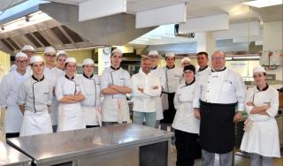 les Terminale Bac Cuisine Et Csr d'Estran Fenelon et le chef Philippe Le Bigot