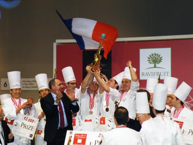 L'équipe de France sur la plus haute marche du podium
