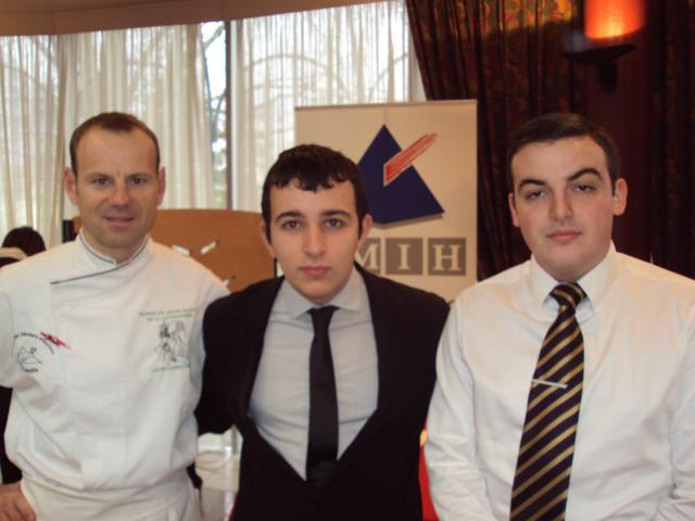 Eddy Fourna, professeur de cuisine et ancien élève, Geoffroy Agiata et Romain Valadier.