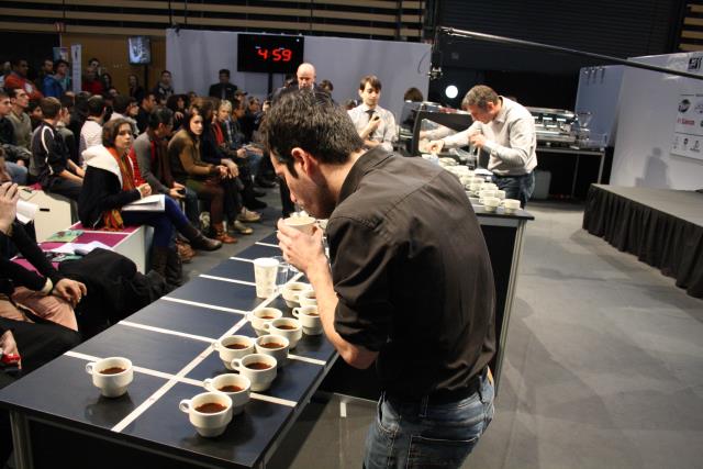 L'épreuve de Cup Taste est chronométrée, et si les candidats sont à égalité, c'est le temps qui les départage.