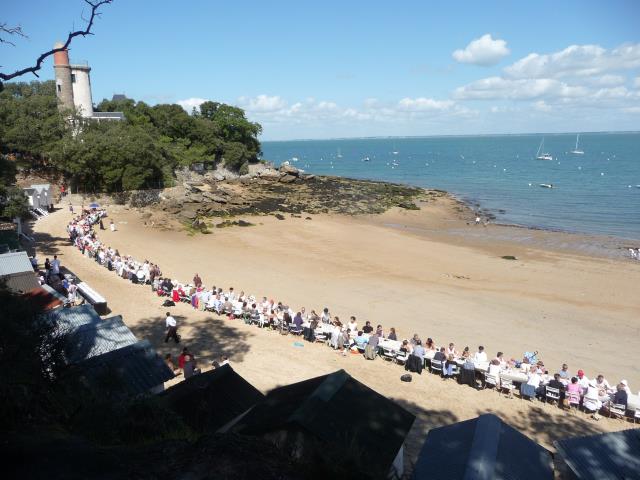 En 2010, Le Voyage à Nantes a été à l'origine d'un « déjeuner au vert » sur l'île de Noirmoutier (85). Chefs et producteurs locaux étaient mobilisés pour combler quelque 200 convives, les pieds dans le sable.