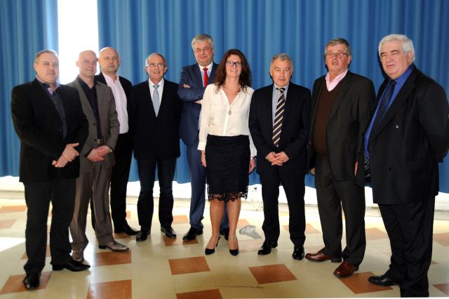 Hubert Jan au centre entouré des membres du bureau umih 29, Rémy Jan, vice président; hervé Bécam, trésorier; thierry Kerirzin, le Belem à concarneau; Gwenola Bayes, hotel de la pointe à Mousterlin; Christophe debord; Gérard Glemot, hostellerie de la mer 