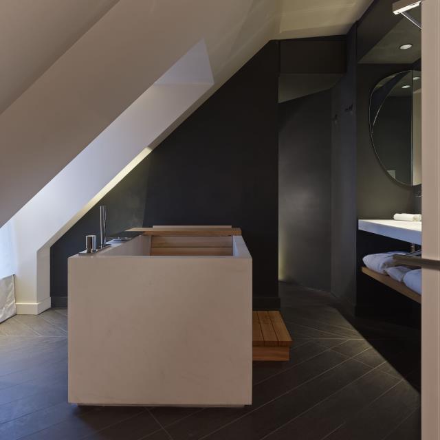 Baignoire marbre chambre 6e étage