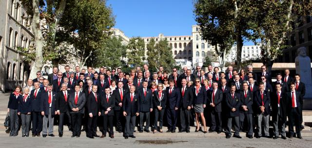 Photo de groupe réalisée à l'occasion de l'assemblée générale de l'UDSF Marseille.