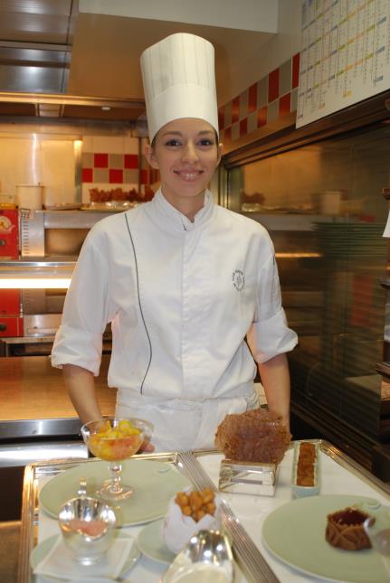 Charlotte Lousky est depuis quelques mois Première commis pâtissière au Plaza Athénée