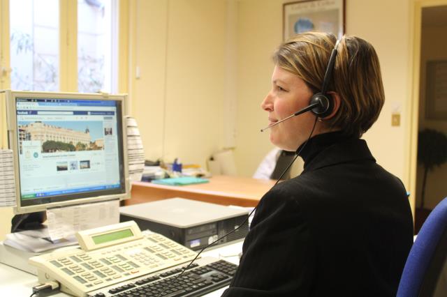 Julie Ceran, Responsable Centre Service Clients et Réseaux Sociaux à l'InterContinental Carlton de Cannes