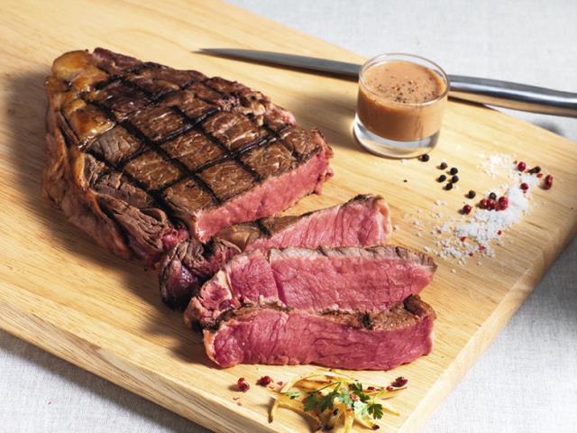 L'entrecôte Poivre Rouge 300 grs à 15.40 €.