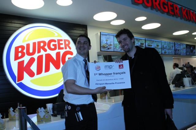 1er  Whopper® français au 1er restaurant Burger King® de l'aéroport de Marseille Provence géré par Autogrill.