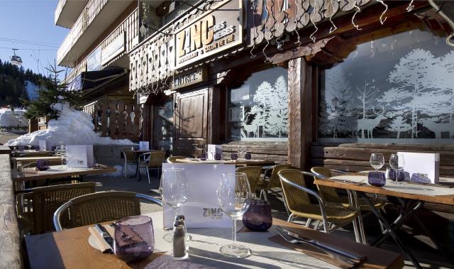 Le zinc des neiges - la dernière table de Courchevel