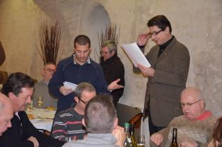 A droite, Gérard Margeon, dévoilant la liste des vins primés.