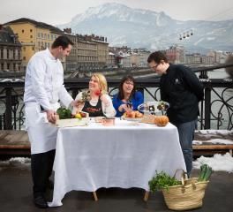 Un « diner sur le pont », ça se peaufine ! De gauche à droite, les quatre fondateurs de Liaisons...