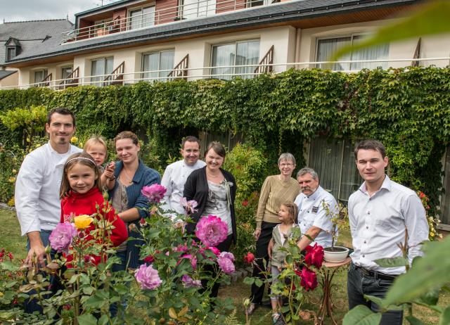 La famille Larvoir fête ses 30 ans à l'Auberge de Sainte-Anne d'Auray