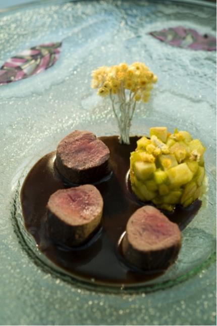 Filet de chevreuil à la pomme Calville blanche et Immortelle, par Edouard Loubet